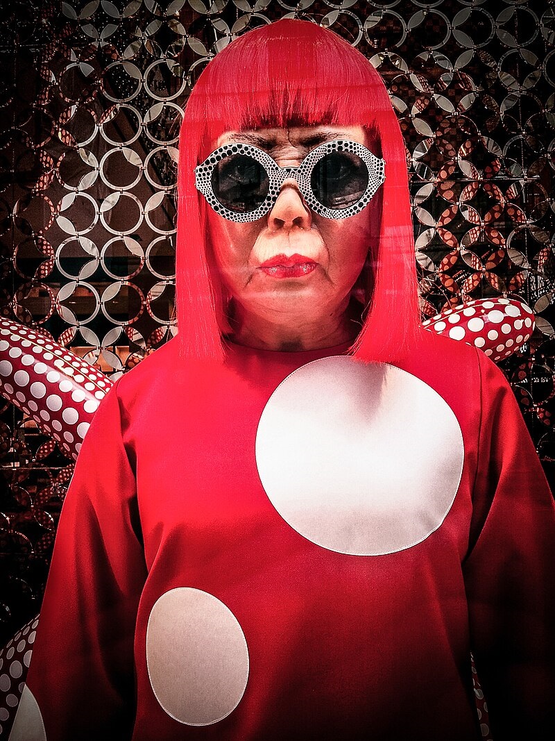 Yayoi Kusama: Explorando las Fronteras del Arte