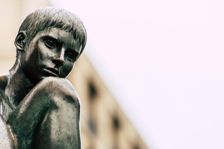 La lucidez como herramienta para herirte, el arte oscuro de Francisco Jota-Pérez