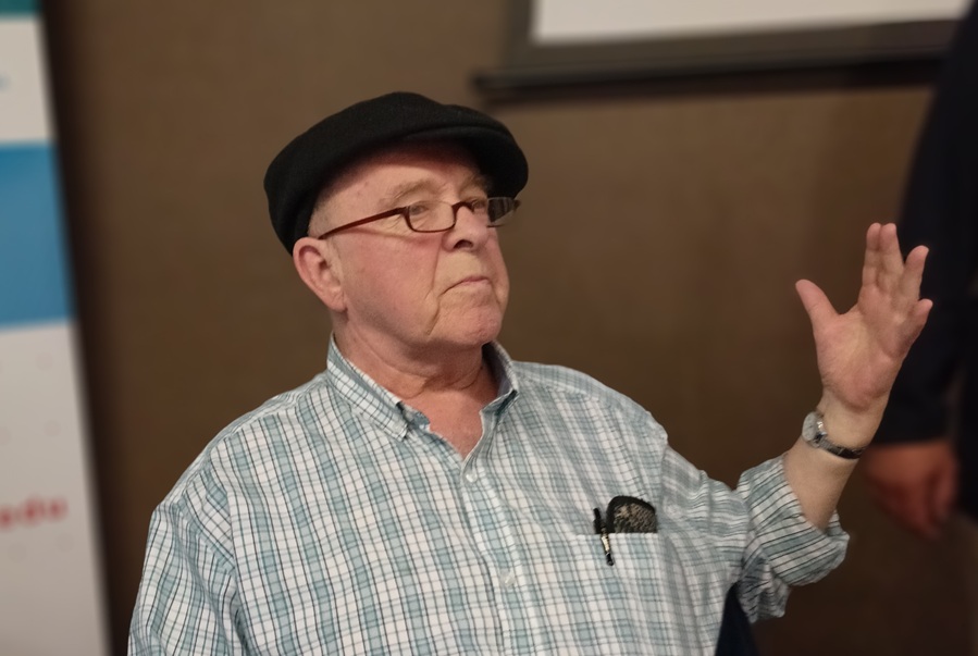 “No comprin flors, comprin llibres”: un comiat a Ian Watson