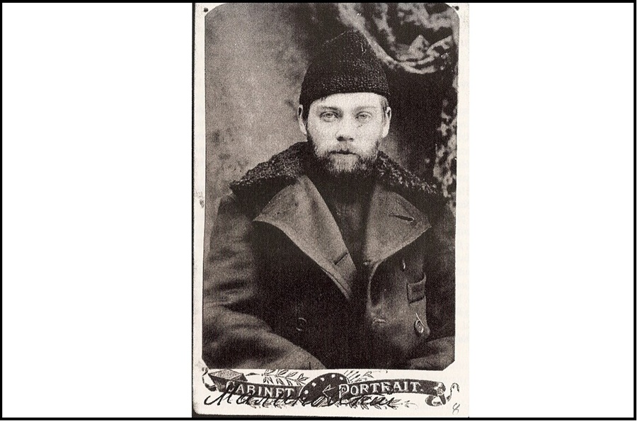 Hydraulic fantasies: Verne and Bogdanov